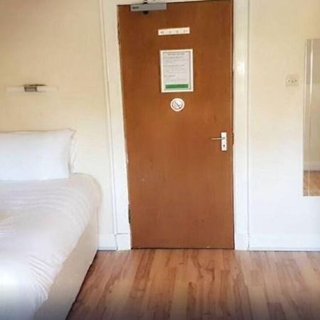 Oyo Gothenburg Hotel ダンファームリン エクステリア 写真